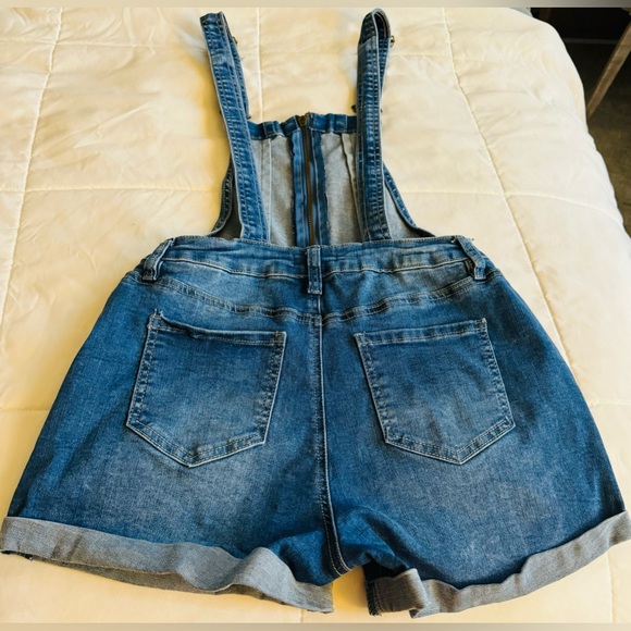 Shorts overalls - Picture 3 of 4